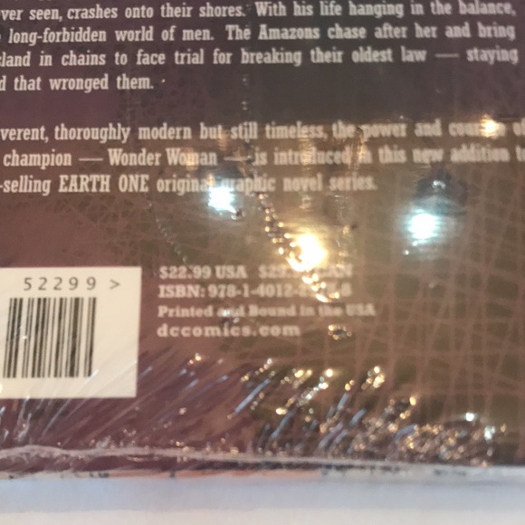 Wonder Woman Earth One Vols 1 & 2 - Picture 4 of 7